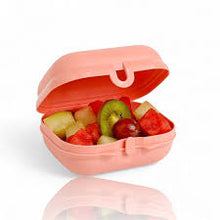 Load image into Gallery viewer, Banana M-easy Lock Multi Use Box 600ml

